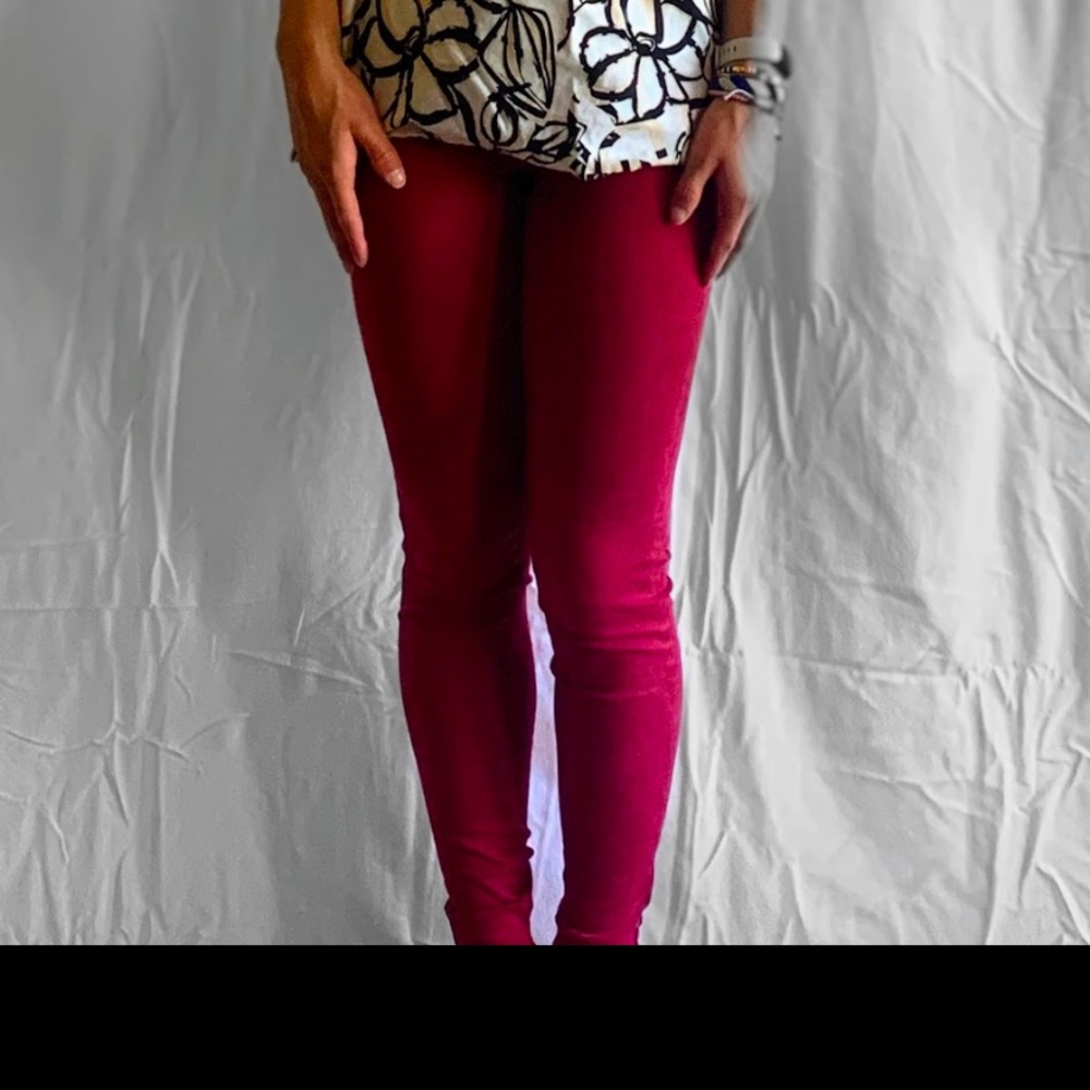 Garnet American Eagle jeans- super stretch